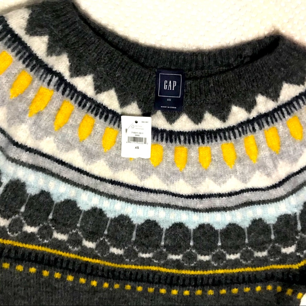 Gap women size XS sweater
